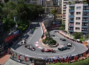 lewis-hamilton-ferrari-max-ver